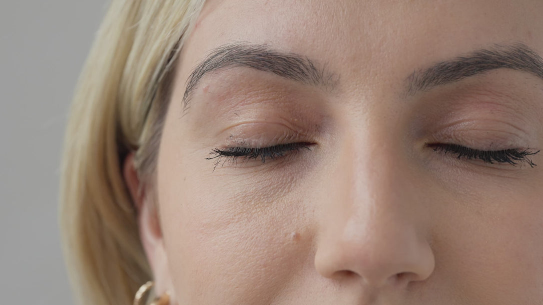 Video showcasing the behind the scenes founder story of Jennifer Lane Beauty's Lane Lashes Mascara including before and after images.